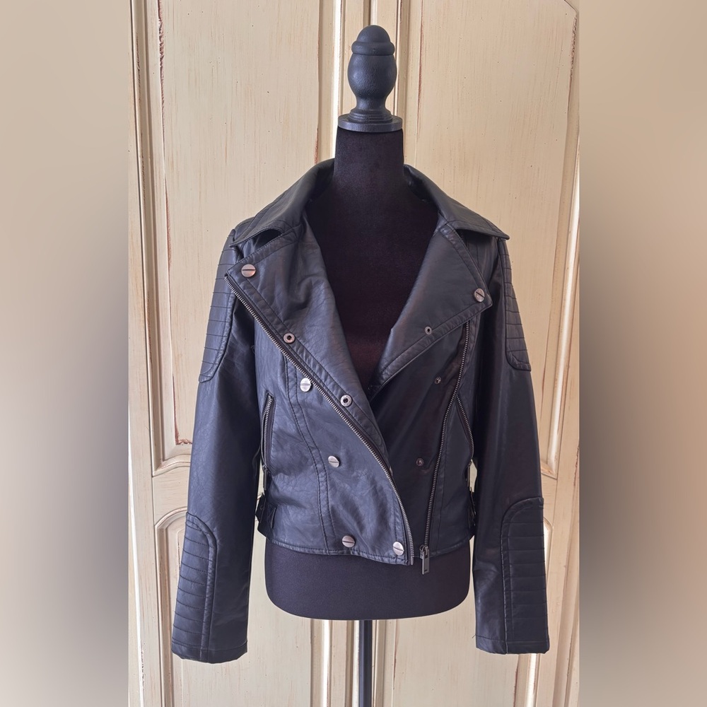 Ladies motorcycle biker style jacket black faux leather classic timeless iconic